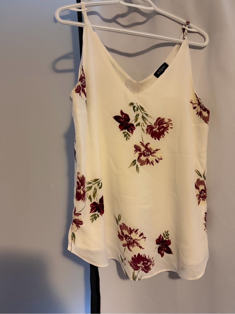 2 Eclipse Floral V-Neck Tanks with Flowers